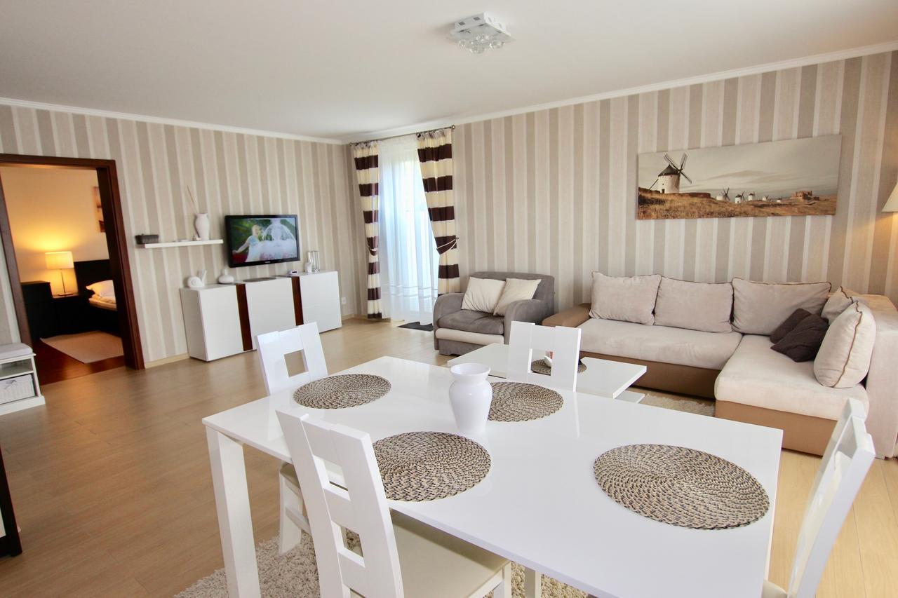 Apartamenty Bursztynowe Komnaty Darlowko Ngoại thất bức ảnh